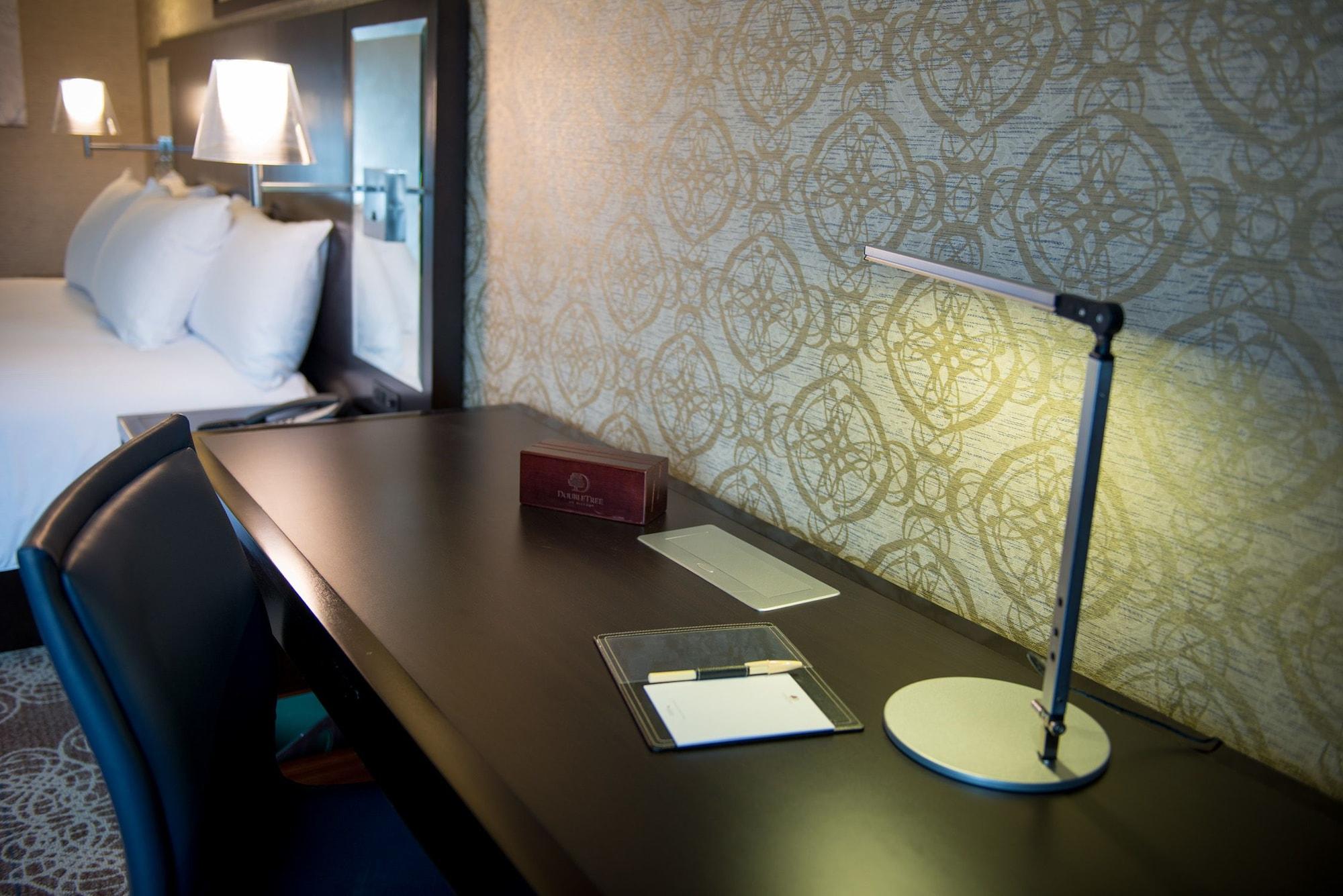 Hotel Doubletree By Hilton Binghamton Exterior foto